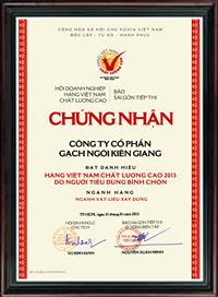 Gạch Tuynel Kiên Giang đạt danh hiệu hàng Việt Nam chất lượng cao do người tiêu dùng bình chọn